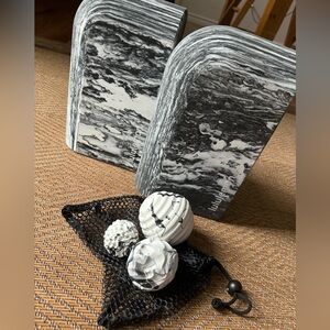 LULULEMON - Inner Flow Yoga Blocks x 2 + Release & Recover Ball Set - Marble